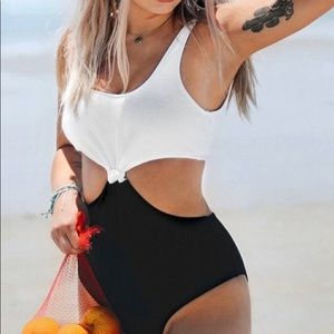 Cupshe NWT Black and white swimsuit